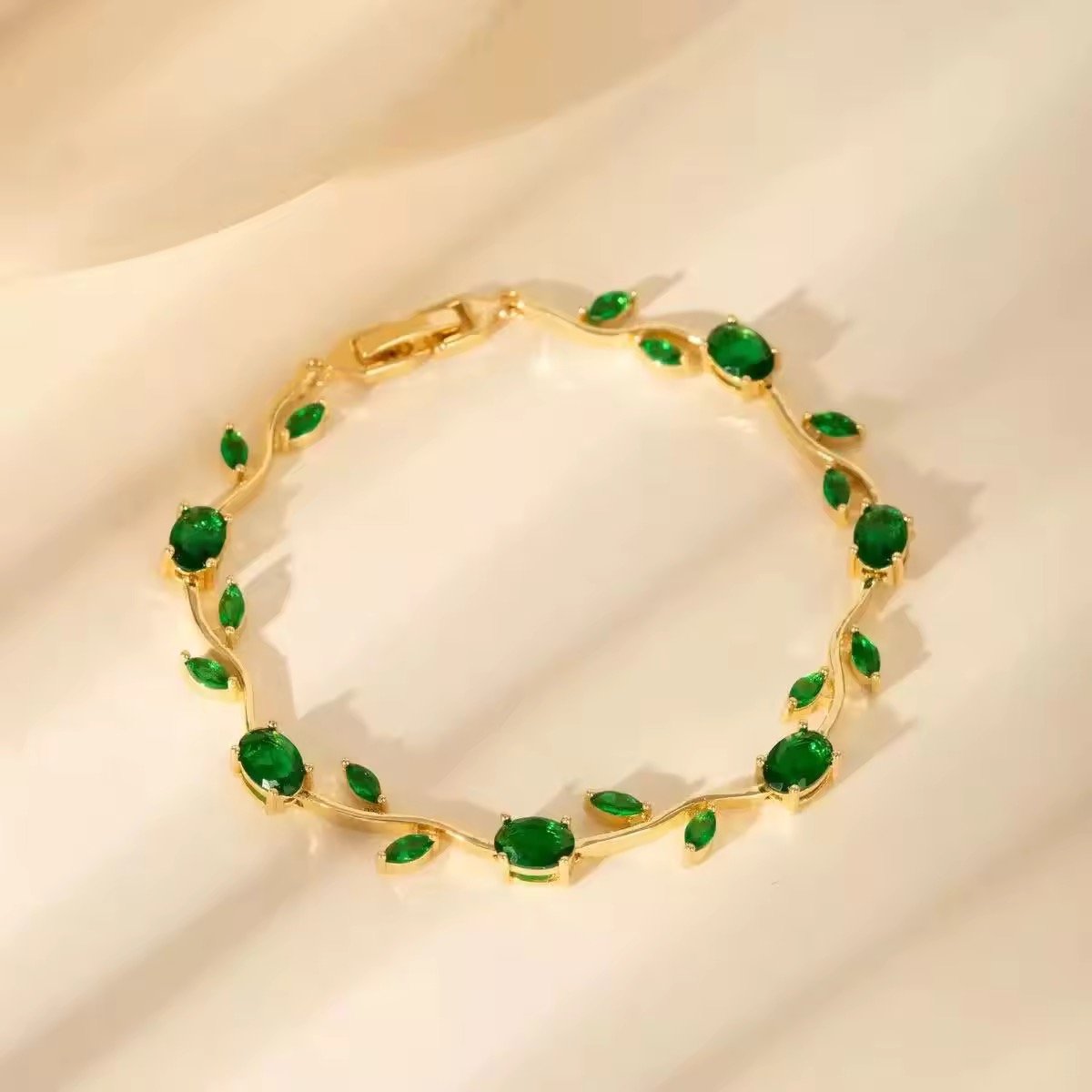 emerald-vine-tulip
